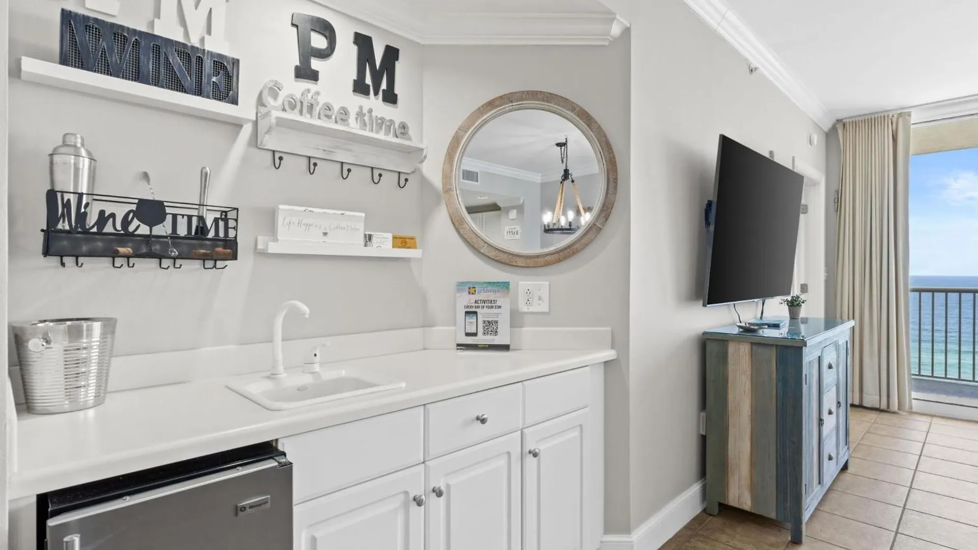 Apartment Majestic Beach Resort Tower 2 By Panhandle Getaways Panama City Beach