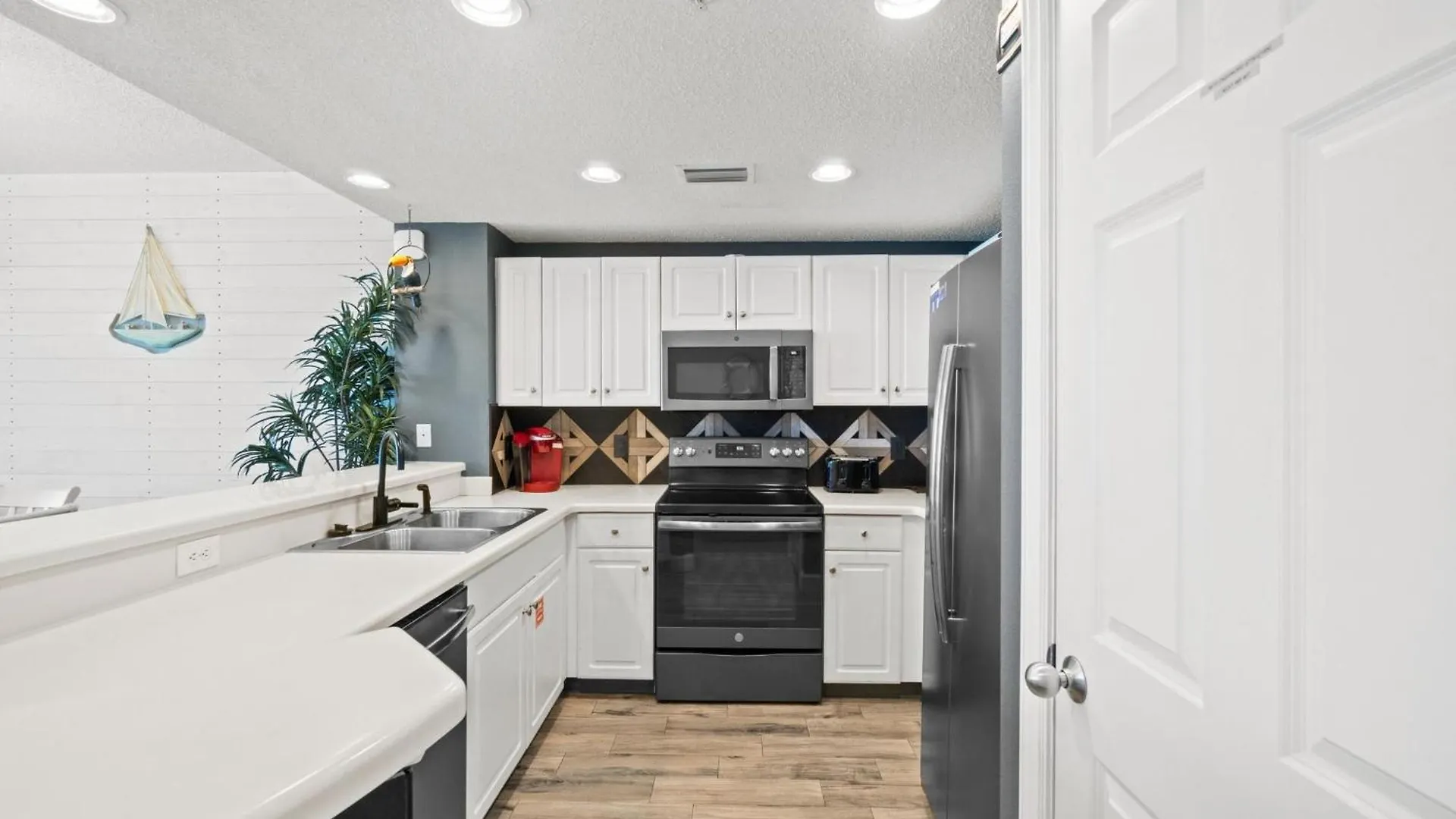Majestic Beach Resort Tower 2 By Panhandle Getaways Panama City Beach Apartment